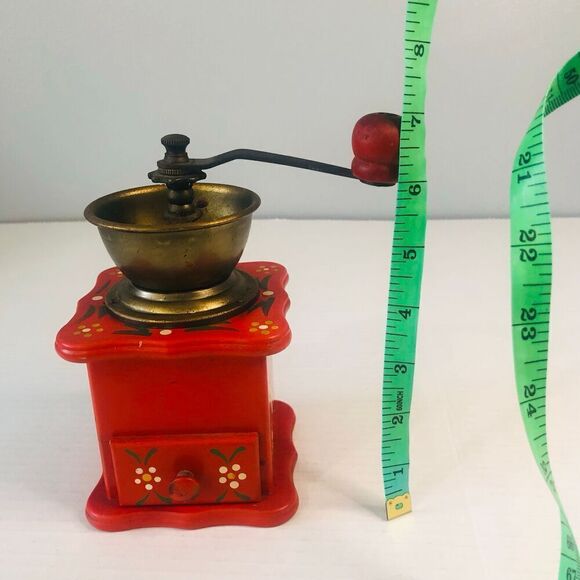 vintage hand painted grinder red with flowers folkart decor kitchen grandma - Picture 13 of 14